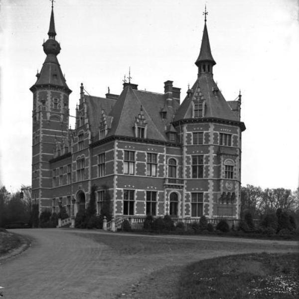 Chateau à Latour